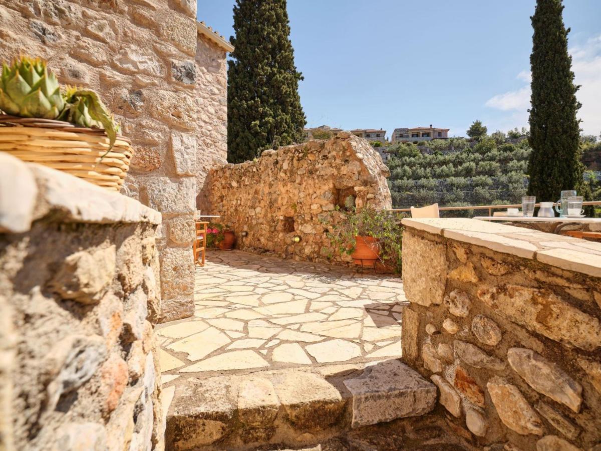 Petreas Castle Villa Kardamyli Exterior photo